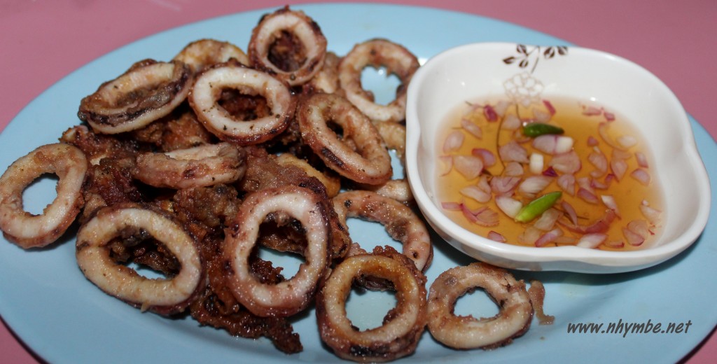 Calamares with Chili Vinegar Sauce Dipping
