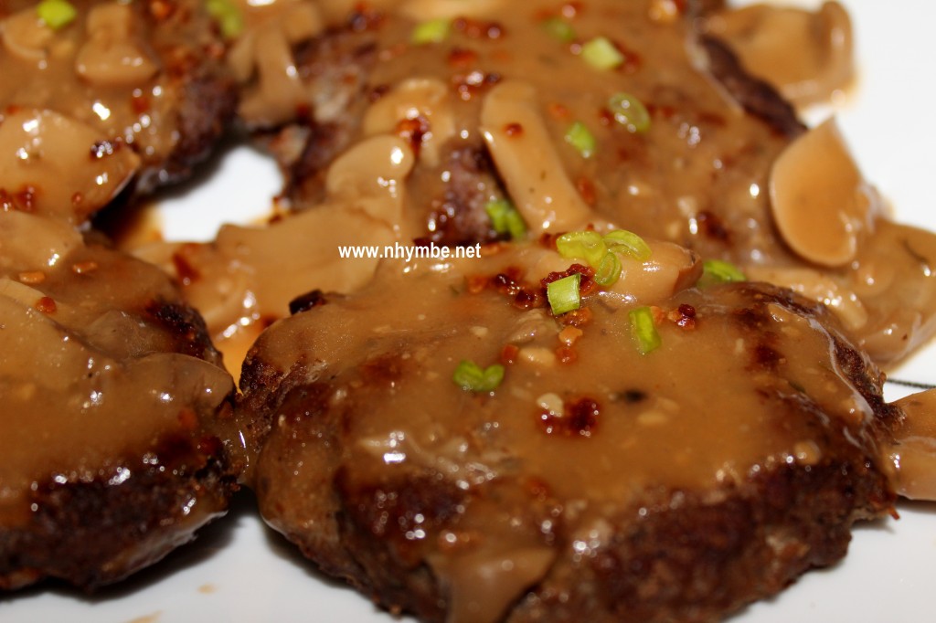 beef burger patties with mushroom gravy